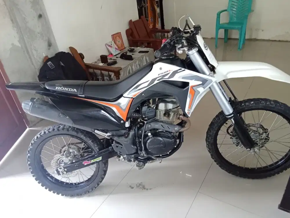 Motor offroad honda crf150L