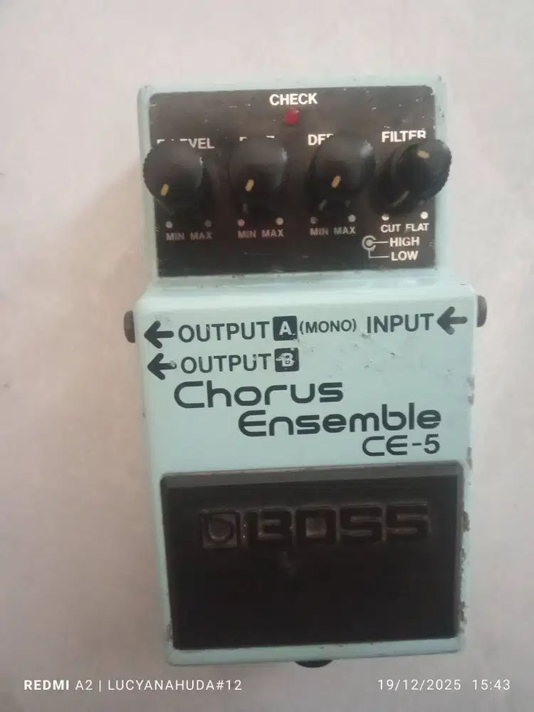 Effect gitar Boss chorus ensemble