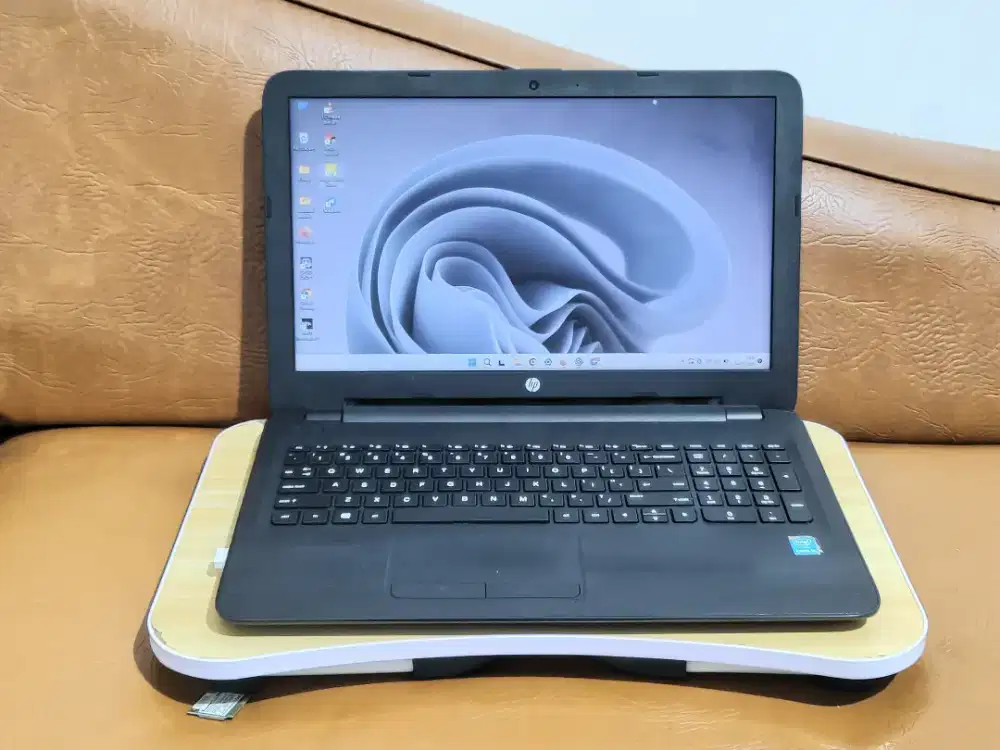 Laptop HP 15 CM Core I5 Gen 5 Ram 8 Gb Ssd 256 gb Mulus Tinggal Pakai