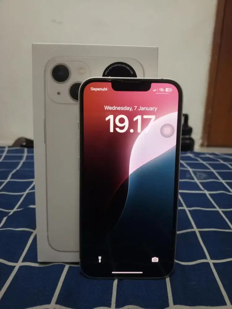 Iphone 13 white Ibox blibli 128gb BH 99