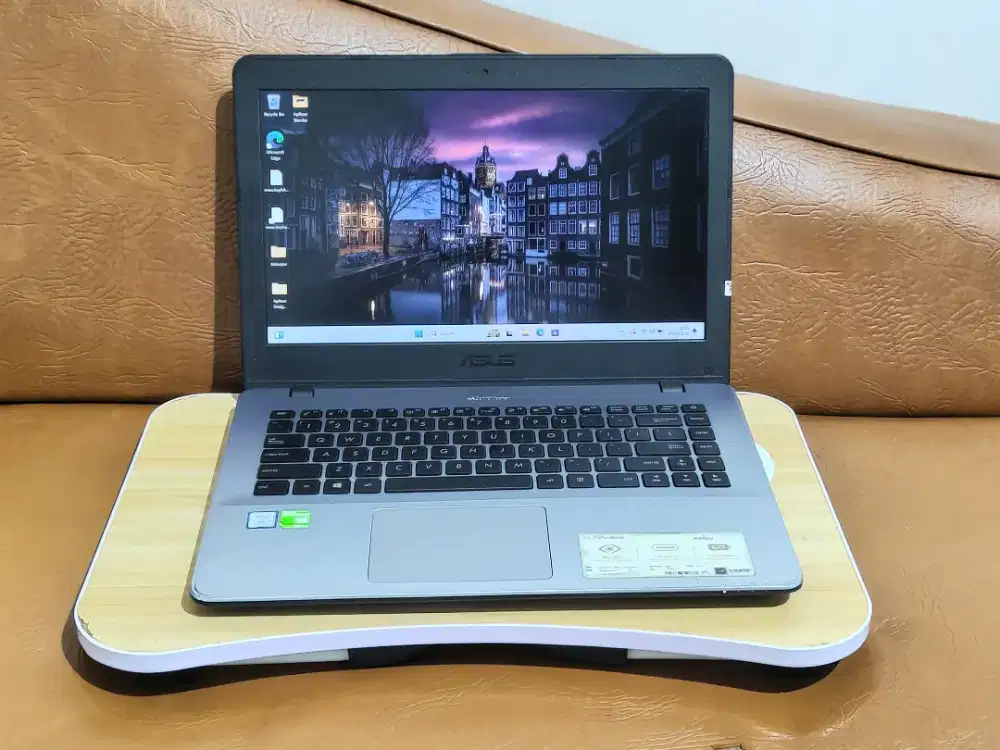 LAPTOP ASUS X442U Core I7 Ram 8 Gb Ssd 128Gb Hdd 1 TB Mulus Pakai aja