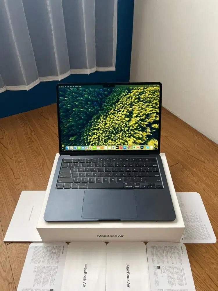 MacBook Air M2 16/256 iBox Fullset Sangat Mulus