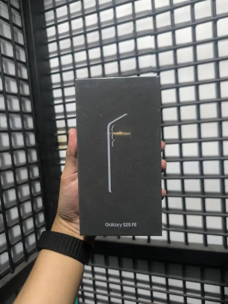 SAMSUNG GALAXY S25 FE 8/256GB NEW GARANSI RESMI SEIN - BISA CICILAN