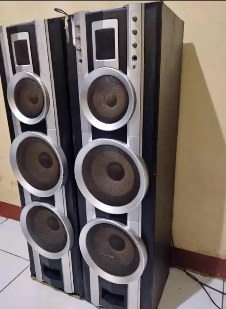 Speaker aktif Polytron