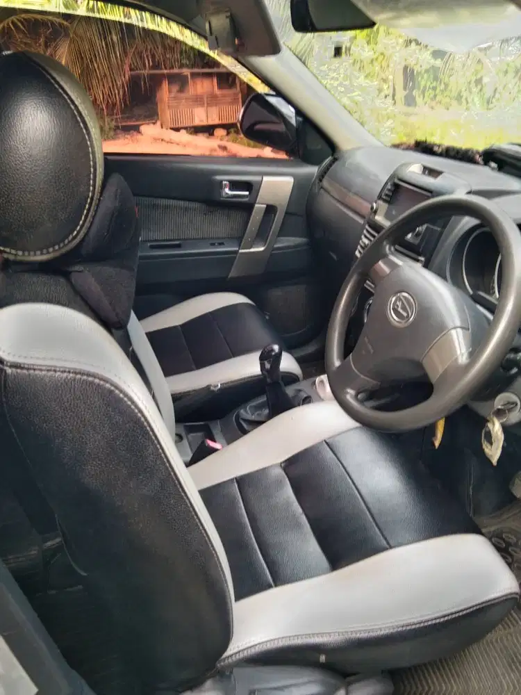 Dijual  mobil terios tx manual th 2015