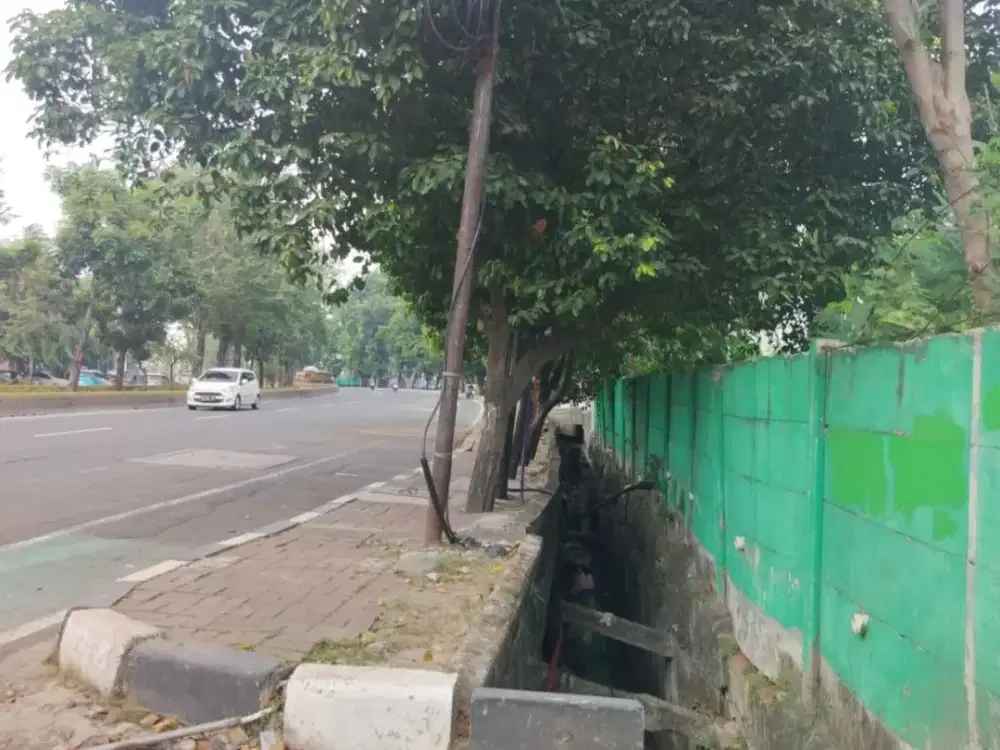 TANAH PADAT STRATEGIS EKS GUDANG DI JL. PEMUDA – PINGGIR JALAN RAYA