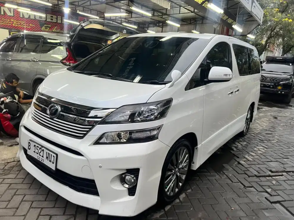 Vellfire Z 2.4 Tahun 2013