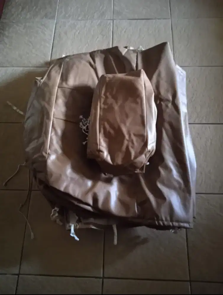 Sarung jok kijang kapsul