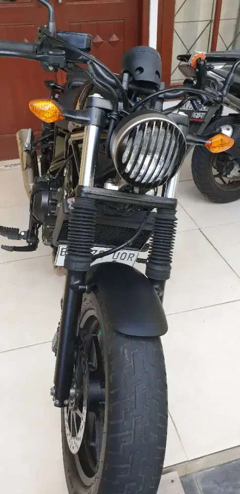 Motor honda rebel 500 , tahun 2018 , km rendah