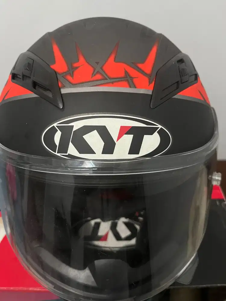 Helm KYT vendetta carbon