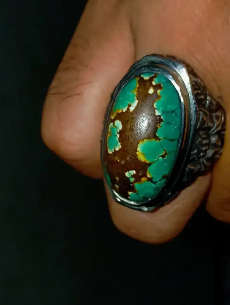 Pirus Persia Lawas Sakral