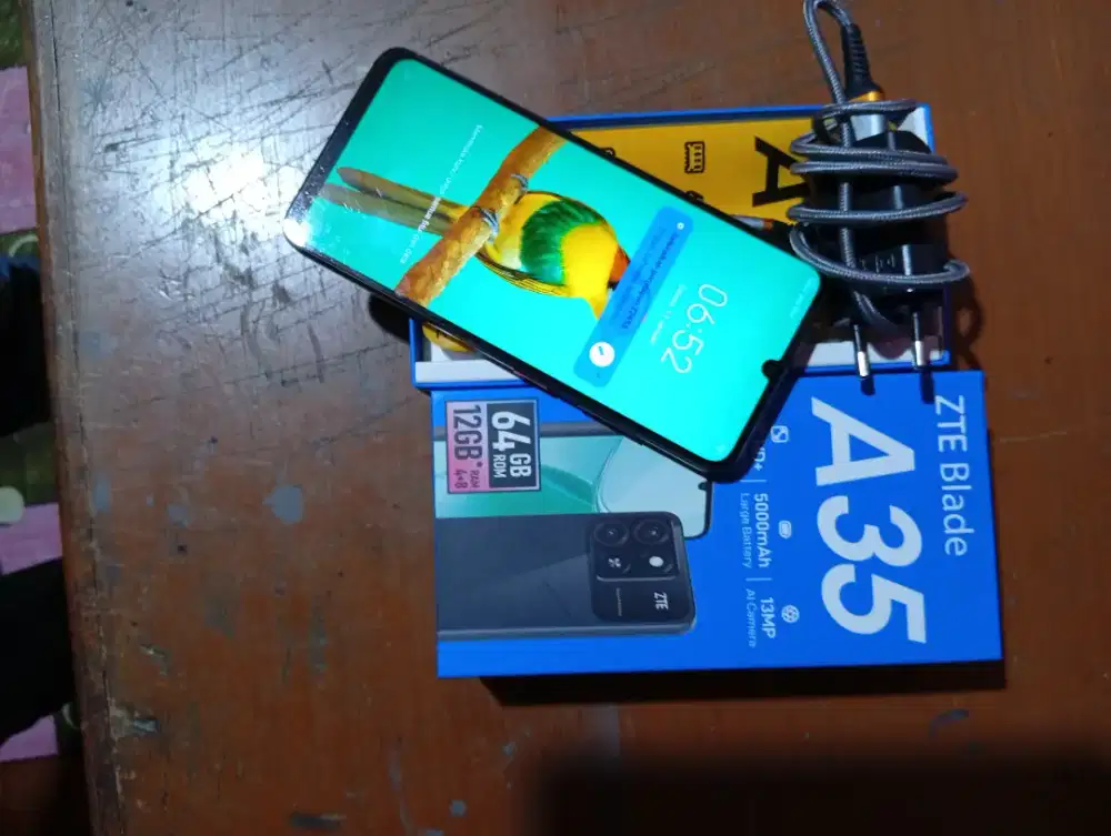 di jual HP pemakaian 2 bulan harga 1 jt nego