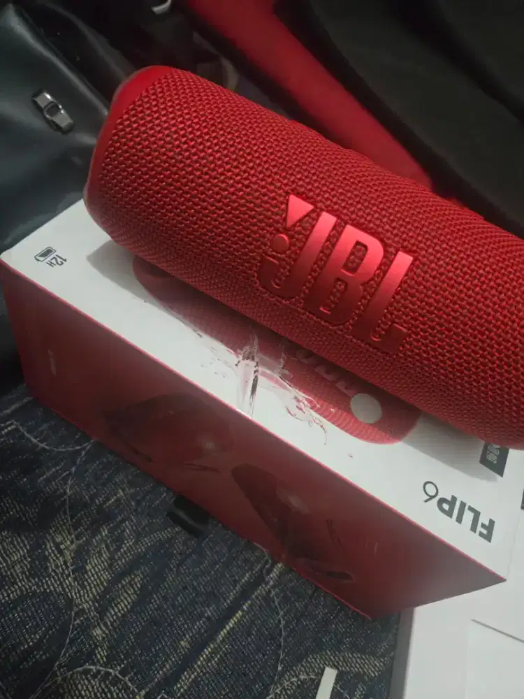 Jbl flip 6 warna merah