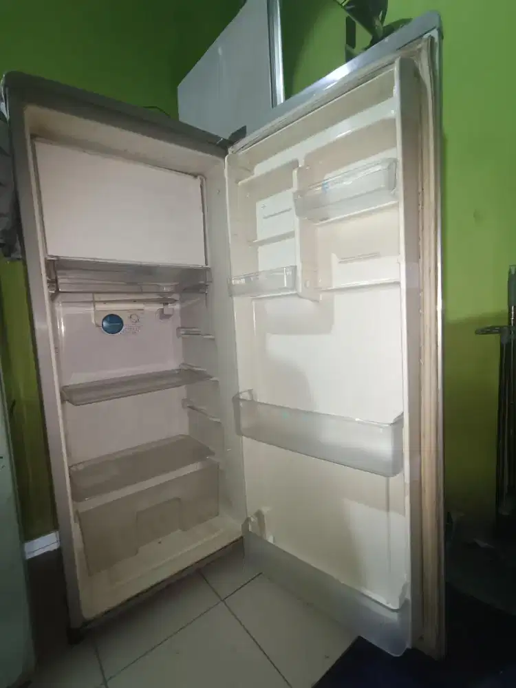 Kulkas Toshiba garansi