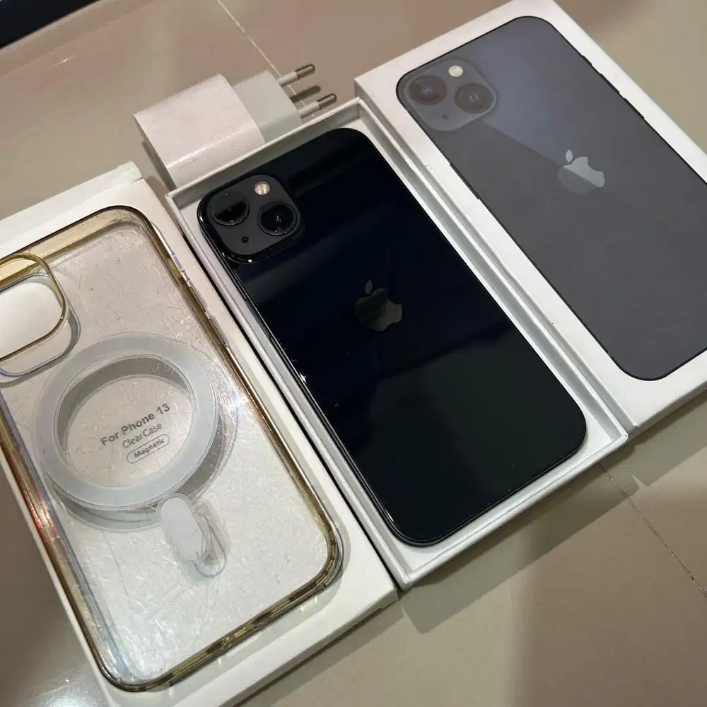 IPhone 13 128GB Inter Fullset Lengkap + Bonus Charger Apple + Casing