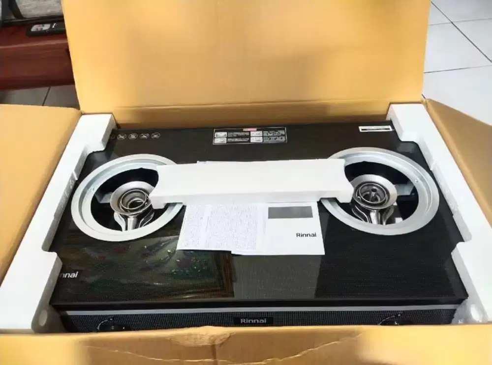 Kompor Rinnai RI 712GA warna hitam