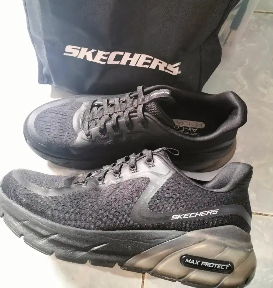 Sepatu Skechers max protect original