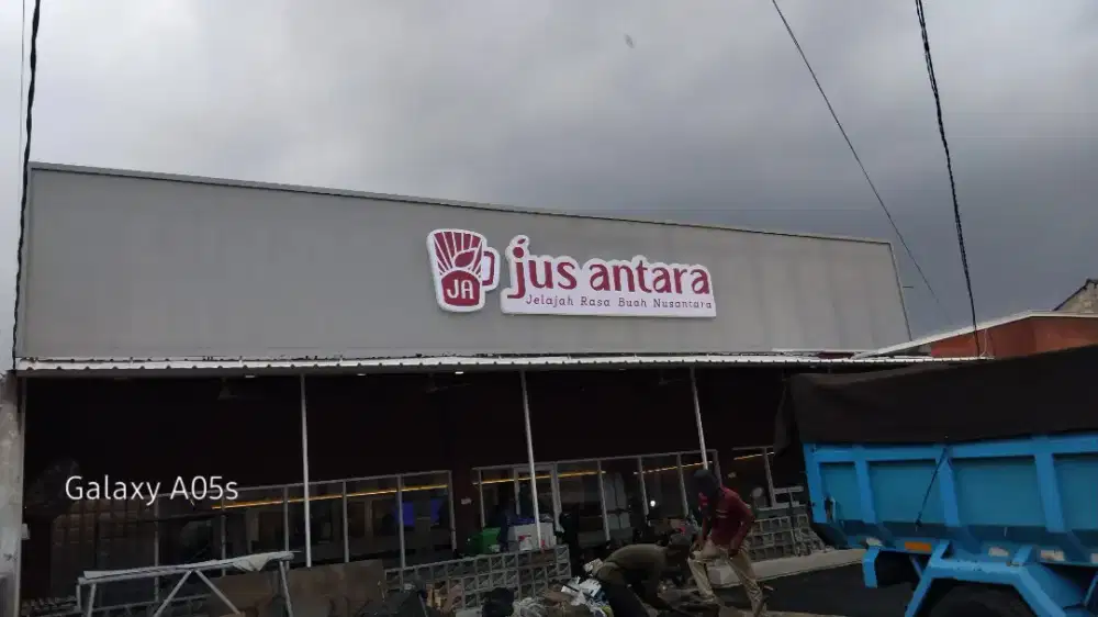 Jasa reklame neon box huruf timbul servis