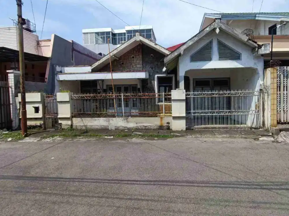 Rumah Lama Hitung Tanah Jl. Seroja Pusat Kota n Old Money nya Semarang