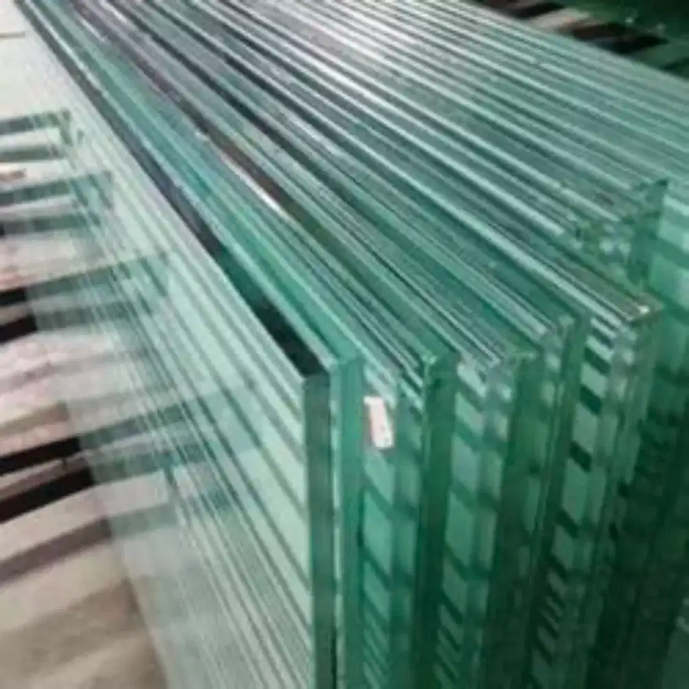 Kaca cermin dekorasi dinding