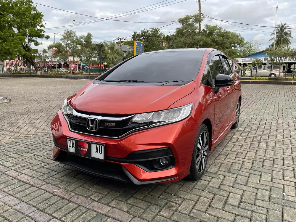 Honda New Jazz 1.5 Rs Black Top limited Matic
Tahun pembuatan 2017