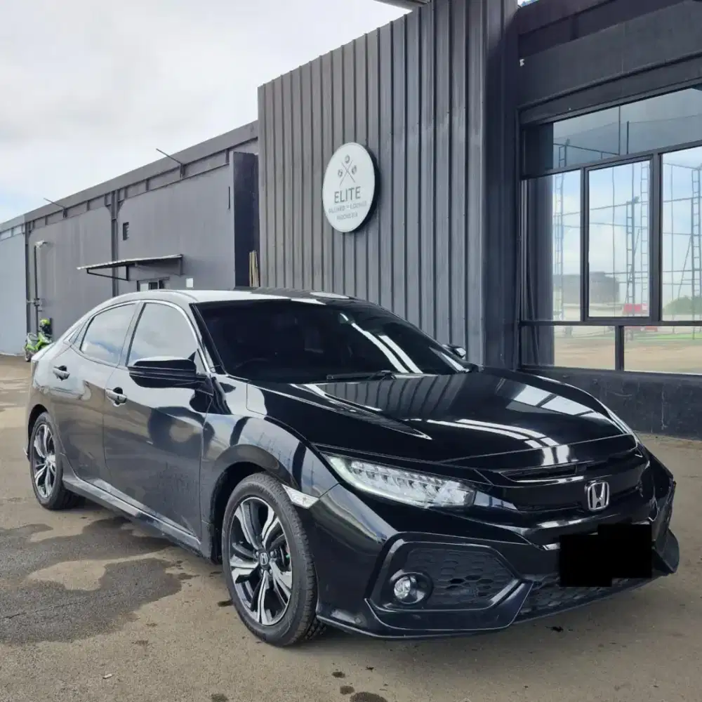 Honda Civic 1.5 E VTEC 2018 KM 42rb Black Good Condition.
