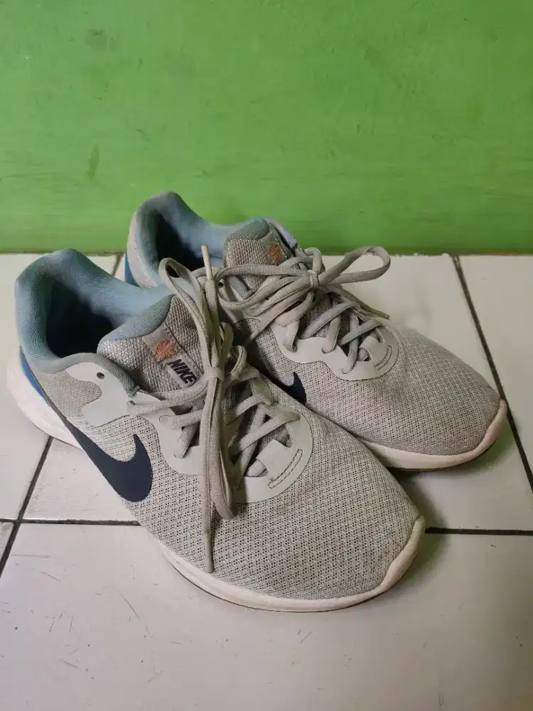 Sepatu nike revolution 6 ukuran 41