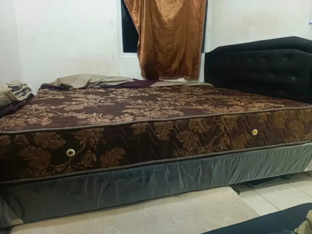Kasur central spring bed plus dipan