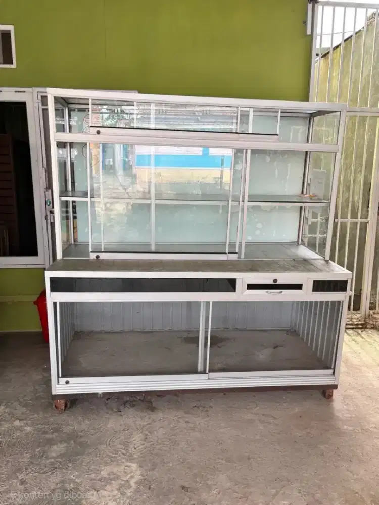 Estalase Rombong Makan