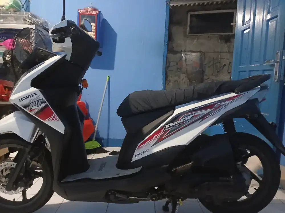 Honda beat fi 2013 ( warna putih )