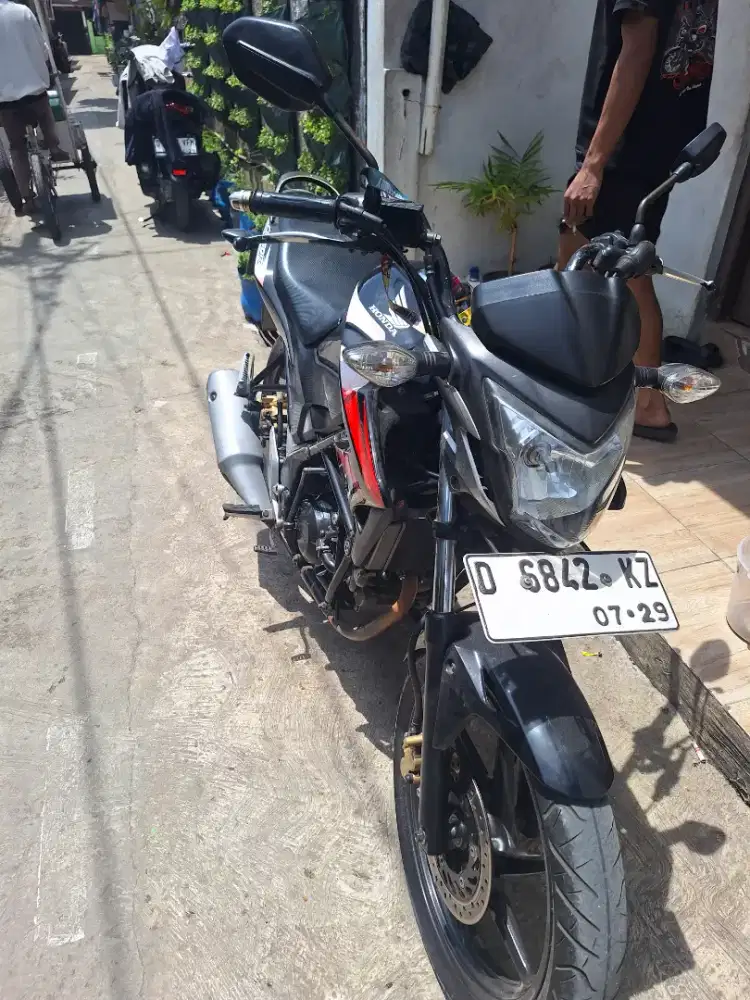 JUAL CEPAT CB 150R 12 JT  NEGO!!!