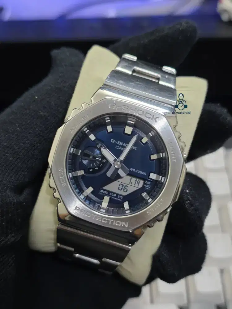 Casio G-Shock GM-2110D-2BDR Metal blue dial