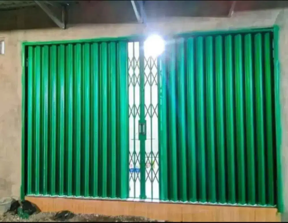 Folding gate dan rolling door