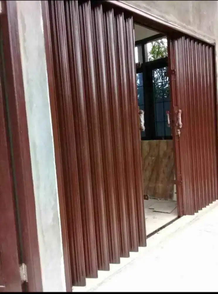Folding gate dan rolling door
