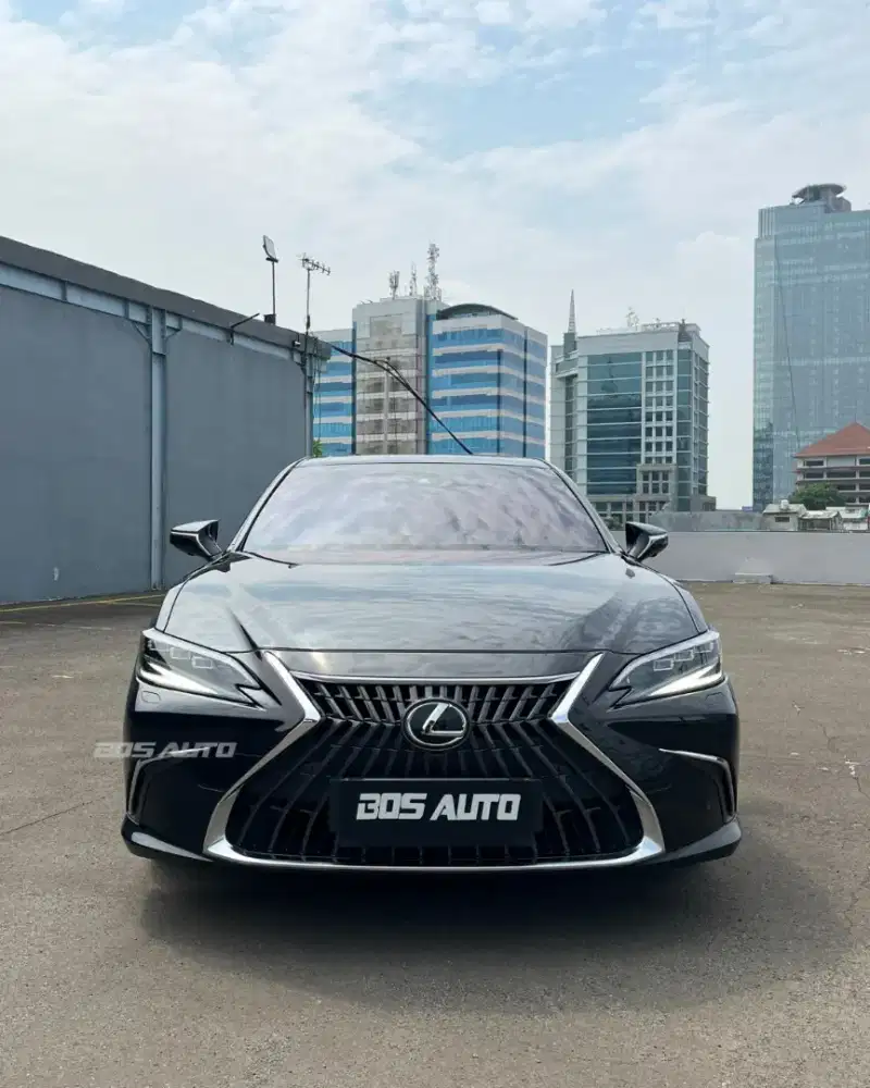 Lexus ES 300 H 2023