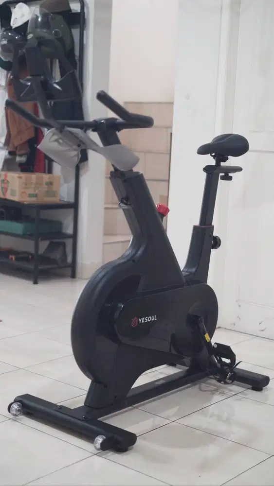 Yesoul M1 Pro, Sepeda Statis, Power Meter & Cadence, Bluetooth, Zwift