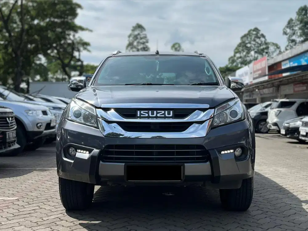 TERMURAH ISUZU MUX 2.5 AT 2017 ABU