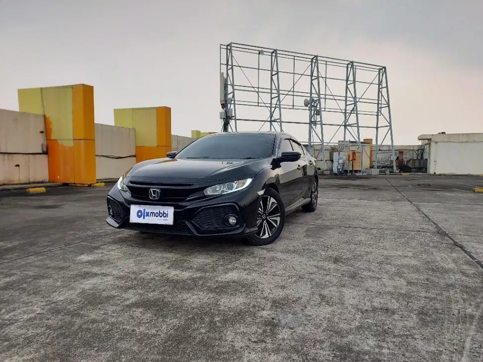 TDP 16JT Honda Civic 1.5 S Hatchback Bensin-AT Hitam 2017