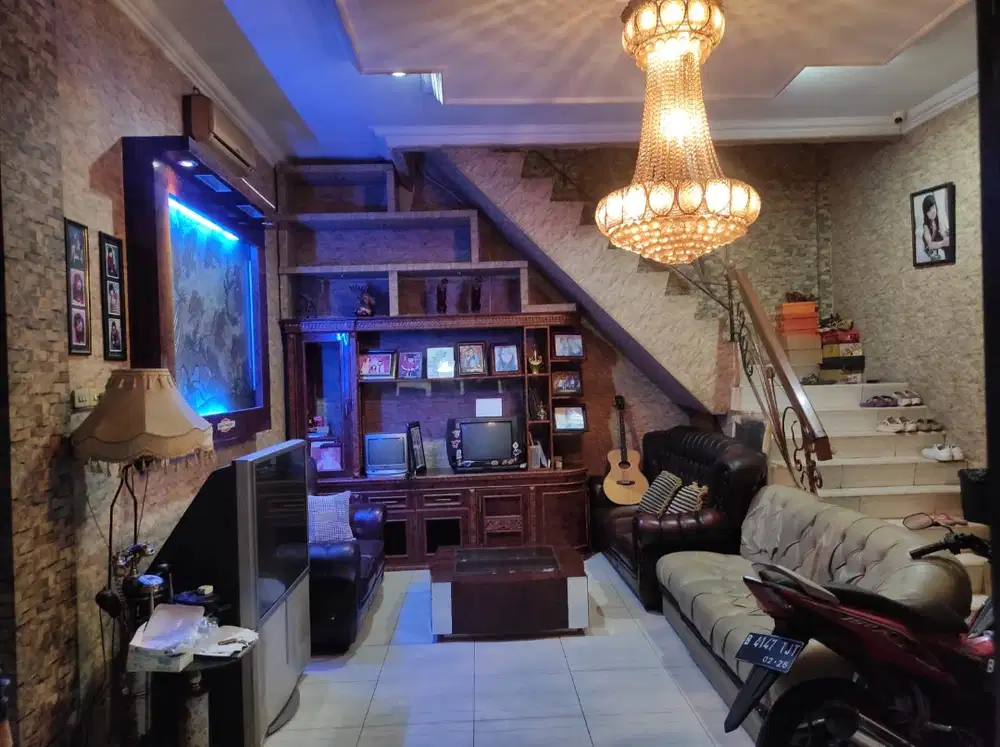 DIJUAL CEPAT RUMAH MEWAH DAERAH ANGKE ( Nego sampai jadi)