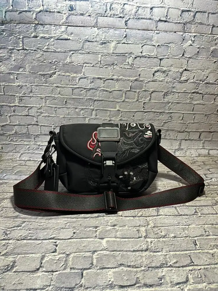 Slingbag Tumi bordir