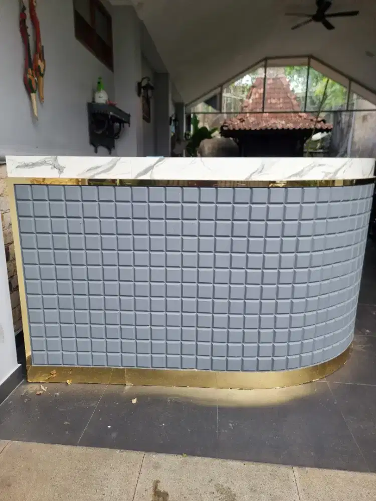 Meja resepsionis mewah