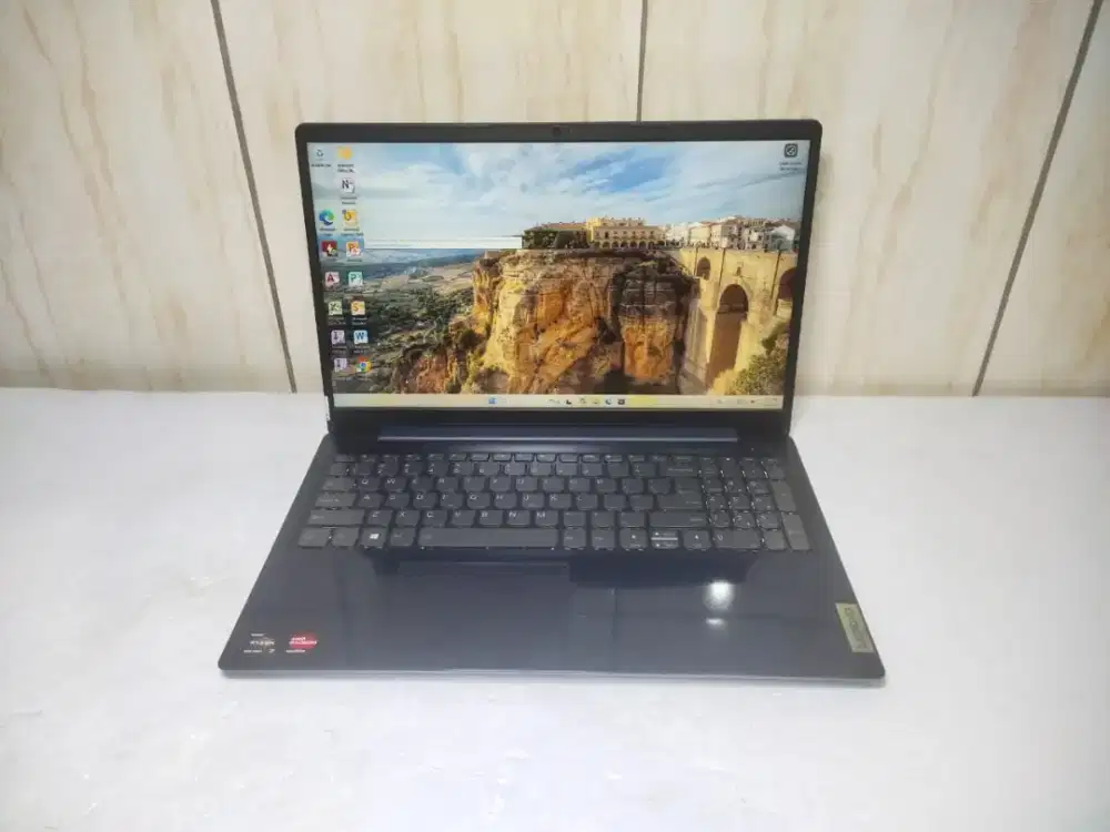 B69 Laptop Lenovo ideapad 3-15ALC Ram 12gb SSD 512gb AMD Ryzen 7-5700U