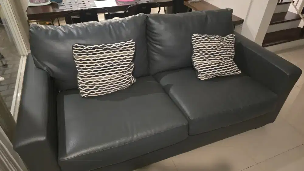 Sofa 2.5 seater ex informa