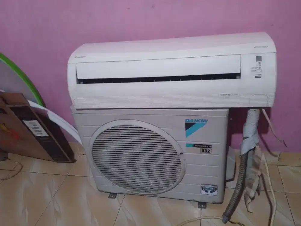 AC daikin 1/2pk dan 1pk