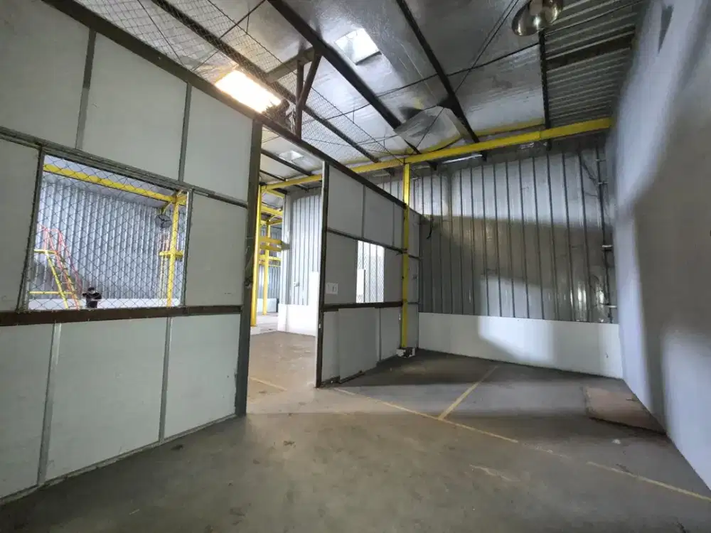 Dijual cepat gudang siap pakai di Raya Cikunir, Jakamulya, Bekasi Selatan