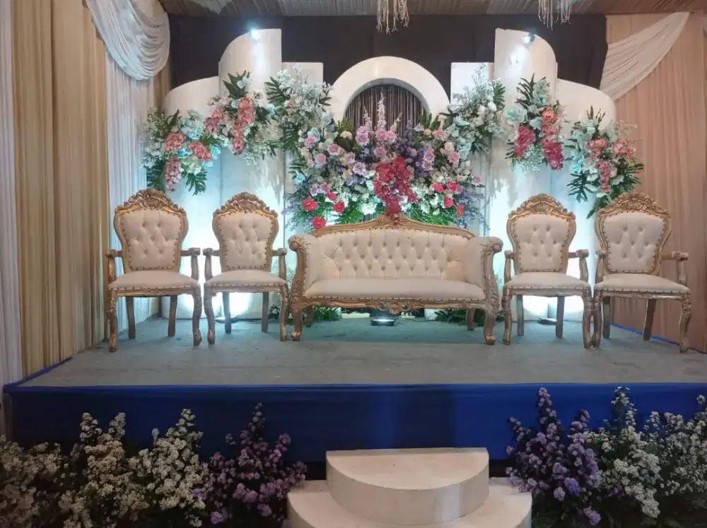 Kursi dekorasi pelaminan