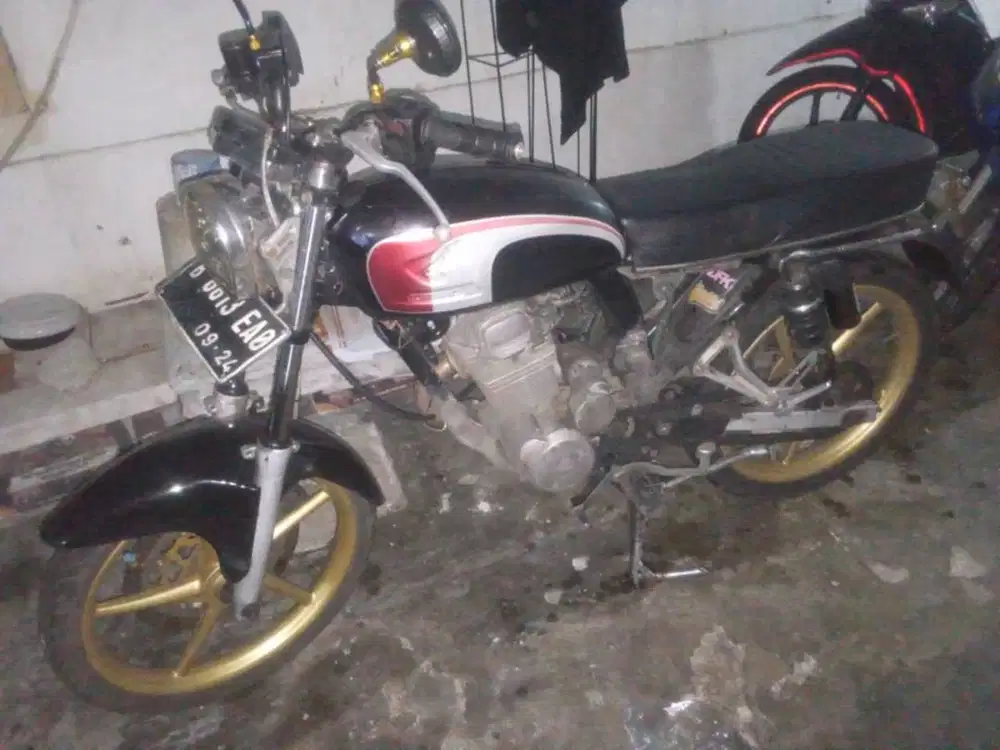 Motor cb ,mesin mega pro