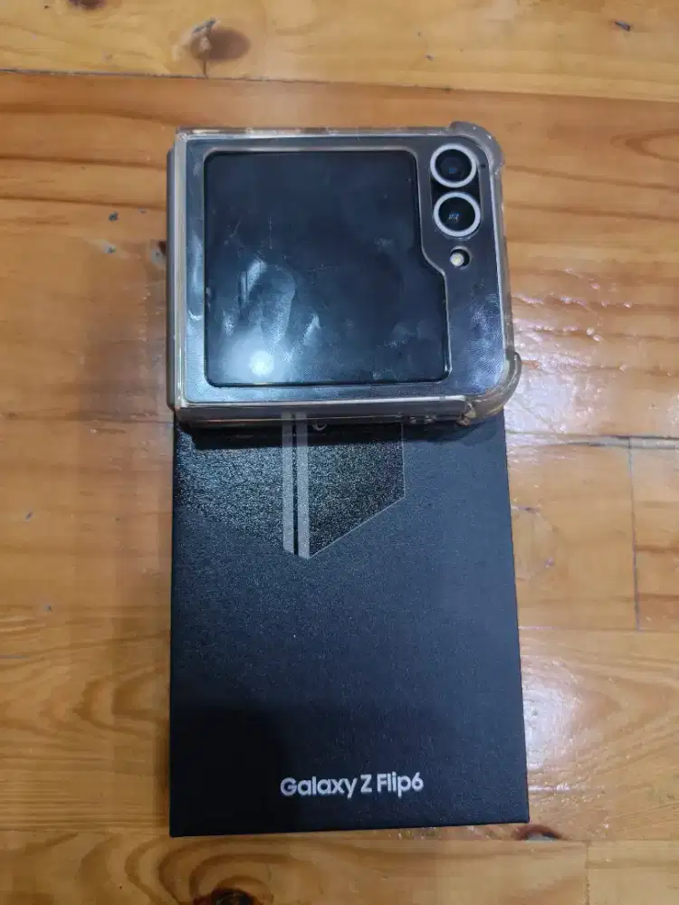 Samsung z Flip 6 12/256 ex sein