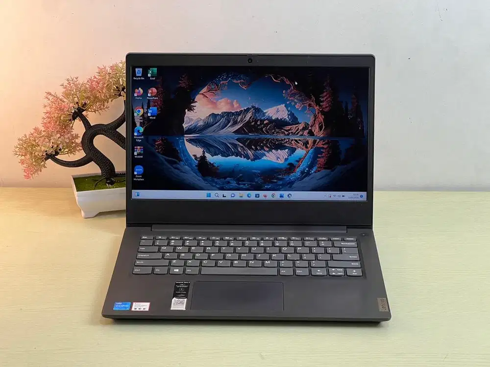 Lenovo Ideapad Slim 3 i3 Gen 10 RAM 8 SSD 256 GB Mulus No Minus
