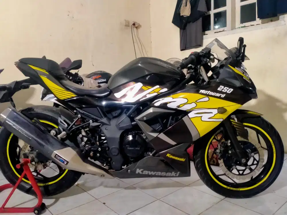 Kawasaki Ninja 250 lengkap sehat mesin segel keterangan detail dibawah